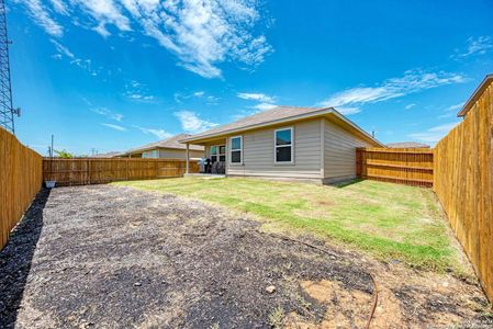 New construction Single-Family house 463 Pebble Creek, New Braunfels, TX 78130 - photo 35 35