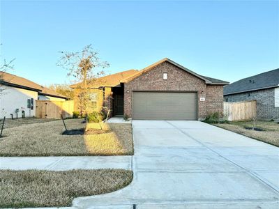 New construction Single-Family house 5013 Coral Vine Court, Pearland, TX 77584 - photo 4 4