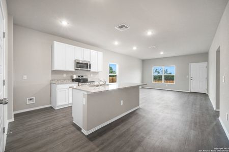 New construction Single-Family house 9611 Mainsail Rd, San Antonio, TX 78224 RC Ridgeland- photo 5 5