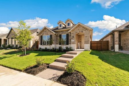 View of front facade with a front yard