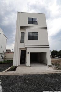 New construction Single-Family house 1735 Gramercy Place, San Antonio, TX 78201 - photo 12 12