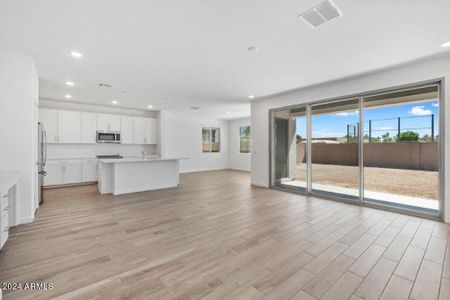 New construction Single-Family house 7227 N 74Th Avenue, Glendale, AZ 85303 Concerto- photo 8 8