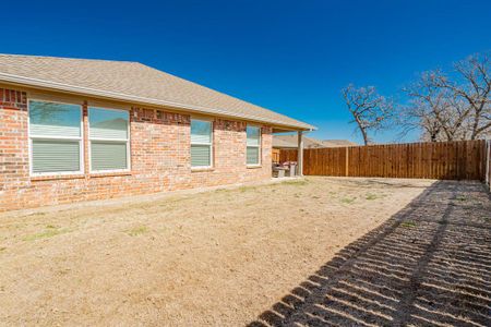New construction Single-Family house 940 Ben Drive, Springtown, TX 76082 Covington- photo 32 32