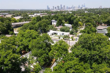 New construction Single-Family house 3009 Garwood St, Unit 1, Austin, TX 78702 - photo 28 28