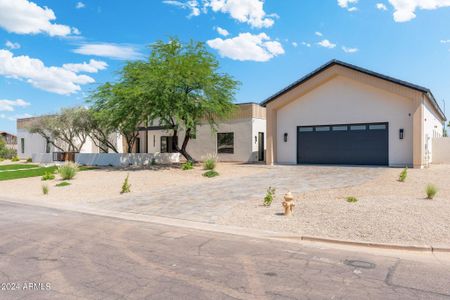 New construction Single-Family house 8014 E Sharon Drive, Scottsdale, AZ 85260 - photo 11 11