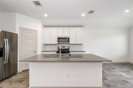 New construction Single-Family house 9318 Chelsea Street, Texas City, TX 77591 Bellvue- photo 3 3