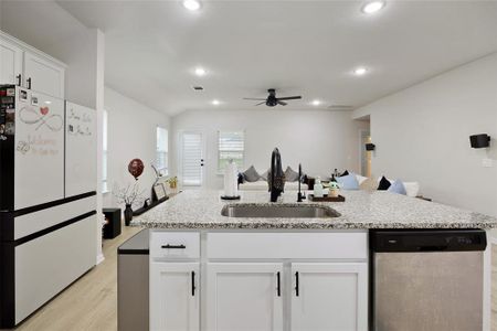 New construction Single-Family house 2421 Corriente Path, Leander, TX 78641 The Lakeway- photo 15 15