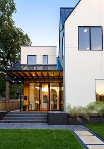 New construction Single-Family house 2001 Forest Trail, Austin, TX 78703 - photo 1