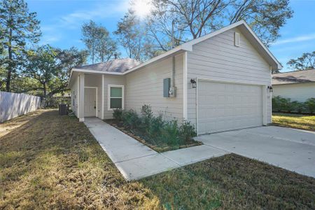 New construction Single-Family house 105 Rogers Street, Cleveland, TX 77327 - photo 0