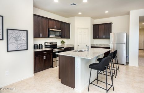 New construction Single-Family house 43717 W Cypress Lane, Maricopa, AZ 85138 - photo 5 5