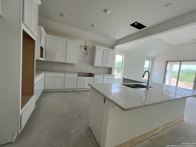 New construction Single-Family house 929 Nolte Bend, Seguin, TX 78155 Ispani- photo 12 12