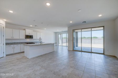 New construction Single-Family house 4640 W Hannah Street, San Tan Valley, AZ 85144 Onyx- photo 4 4
