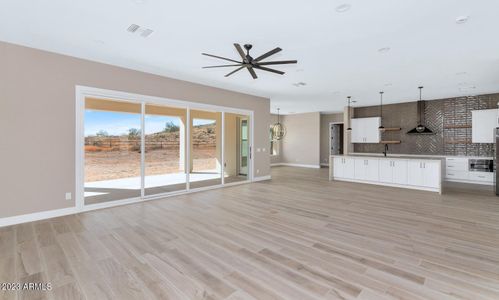 New construction Single-Family house 11 W Night Glow Drive, Phoenix, AZ 85085 - photo 8 8