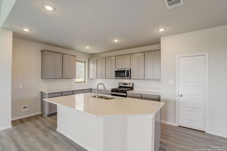 New construction Single-Family house 12566 Carrick Drive, San Antonio, TX 78254 Milano (2663-CV-35)- photo 6 6