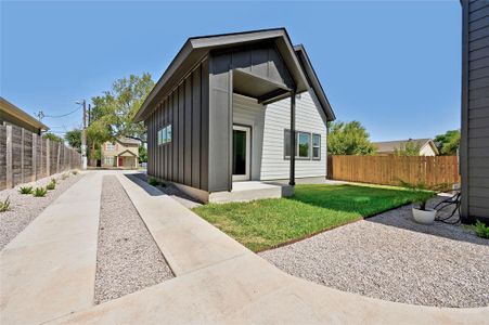 New construction Single-Family house 7011 Bethune Ave, Unit 1, Austin, TX 78752 - photo 24 24