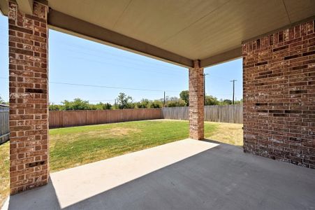 New construction Single-Family house 140 Jarbridge Drive, Kyle, TX 78640 Plan 2412- photo 27 27