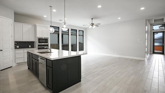 New construction Single-Family house 648 Vireos Street, New Braunfels, TX 78132 Design 2026W- photo 17 17