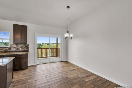 New construction Single-Family house 613 Lakeridge Ln, La Vernia, TX 78121 - photo 6 6