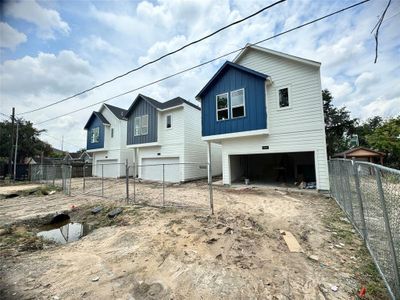 New construction Single-Family house 5020 Broom, Houston, TX 77091 - photo 0