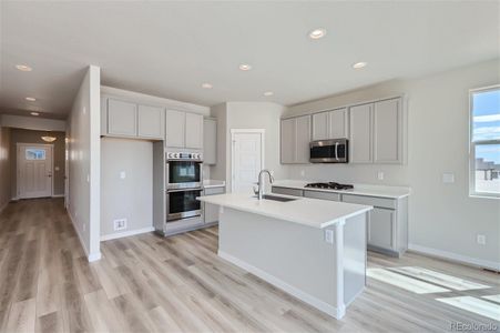 New construction Single-Family house 4462 Big Horn Parkway, Johnstown, CO 80534 Bluebell- photo 6 6