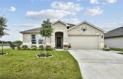 New construction Single-Family house 940 Armadillo Dr, Seguin, TX 78155 - photo 0