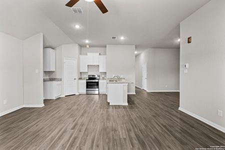 New construction Single-Family house 5539 Onyx Valley, San Antonio, TX 78242 Pineda - B- photo 7 7