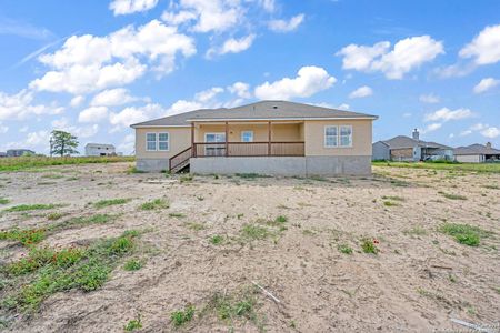 New construction Single-Family house 613 Lakeridge Ln, La Vernia, TX 78121 - photo 25 25