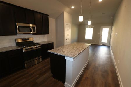 New construction Single-Family house 1206 Filly Creek Drive, Alvin, TX 77511 Boxwood- photo 5