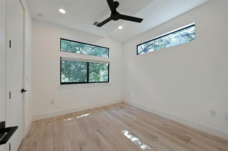 New construction Single-Family house 1183 Oak Grove Ave, Unit 1, Austin, TX 78702 - photo 17 17