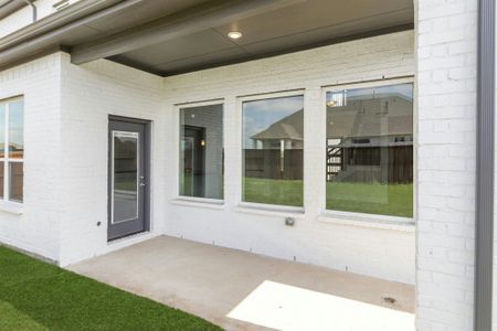 New construction Single-Family house 729 Brozgold Ave, Midlothian, TX 76065 Texan (Courtyard)- photo 27 27