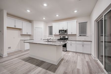 New construction Single-Family house 9407 Stillwater Pass, San Antonio, TX 78254 - photo 6 6