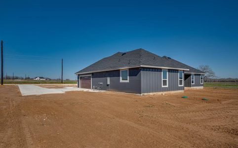 New construction Single-Family house 108 Hidden Cv, Floresville, TX 78114 - photo 30