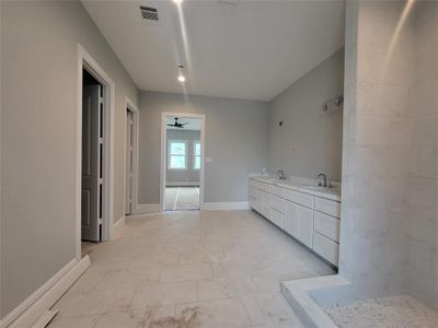 New construction Single-Family house 10226 Pine Forest Road, Houston, TX 77042 - photo 17 17