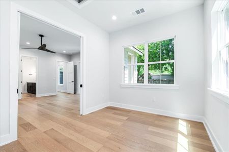 New construction Single-Family house 1707 Madison Ave, Austin, TX 78757 - photo 13 13