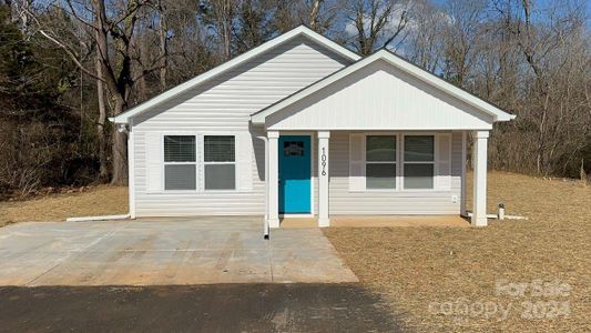 New construction Single-Family house 42 Magnolia Street, York, SC 29745 - photo 0