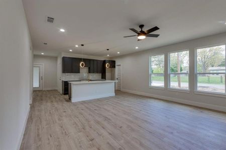 New construction Single-Family house 150 Bandera Circle, Payne Springs, TX 75156 - photo 18 18
