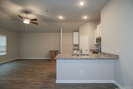 New construction Single-Family house 5527 Onyx Valley, San Antonio, TX 78242 Pineda - C- photo 8 8