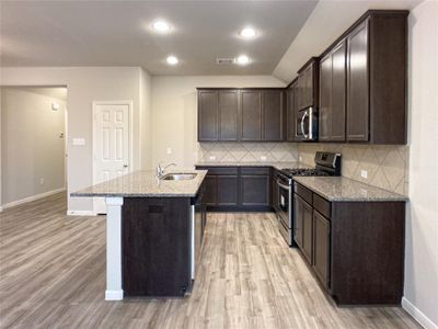 New construction Single-Family house 10203 Alpine Lake Lane, Rosharon, TX 77583 - photo 10 10