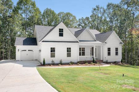 New construction Single-Family house 131 High Lake Drive, Statesville, NC 28677 - photo 0