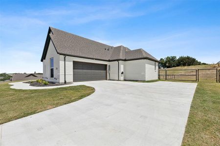New construction Single-Family house 404 Oak Meadow Lane, Weatherford, TX 76085 - photo 37 37