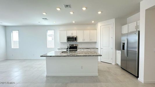 New construction Single-Family house 25265 W Huntington Drive, Buckeye, AZ 85326 - photo 7 7