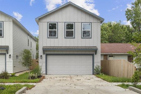 New construction Single-Family house 1006 Marcolin St, Houston, TX 77088 - photo 0