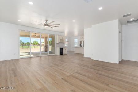 New construction Single-Family house 10556 S 297Th Avenue, Palo Verde, AZ 85343 - photo 5 5