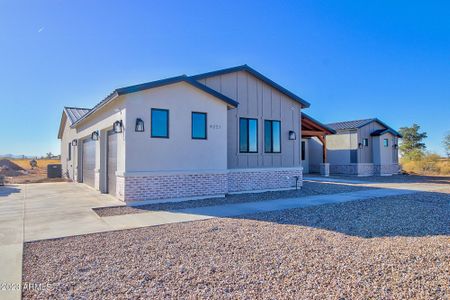 New construction Single-Family house 4221 E Mustang Drive, Eloy, AZ 85131 - photo 24 24