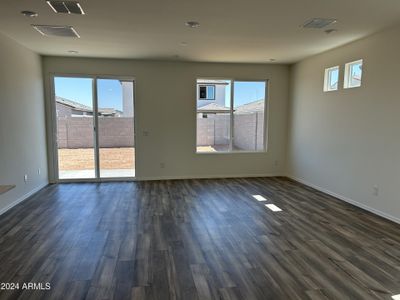 New construction Single-Family house 18050 W Cielo Grande Avenue, Surprise, AZ 85387 - photo 12 12