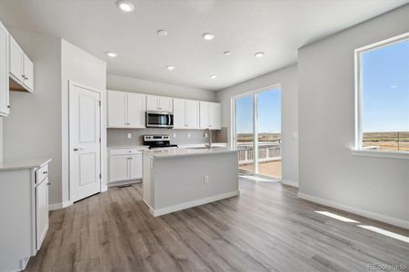 New construction Single-Family house 3282 N Highlands Creek Parkway, Aurora, CO 80019 - photo 13 13