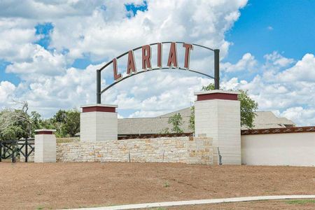 New construction Single-Family house 1017 Lariat Loop, Liberty Hill, TX 78642 Design 2373H- photo 3 3