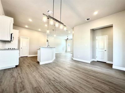 New construction Single-Family house 1576 Reverie Road, Burleson, TX 76028 - photo 15 15