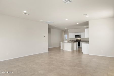 New construction Single-Family house 5806 E Swift Place, San Tan Valley, AZ 85140 - photo 10 10