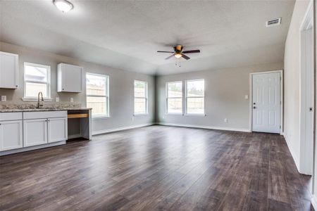 New construction Single-Family house 4930 Ramey Avenue, Fort Worth, TX 76105 - photo 2 2